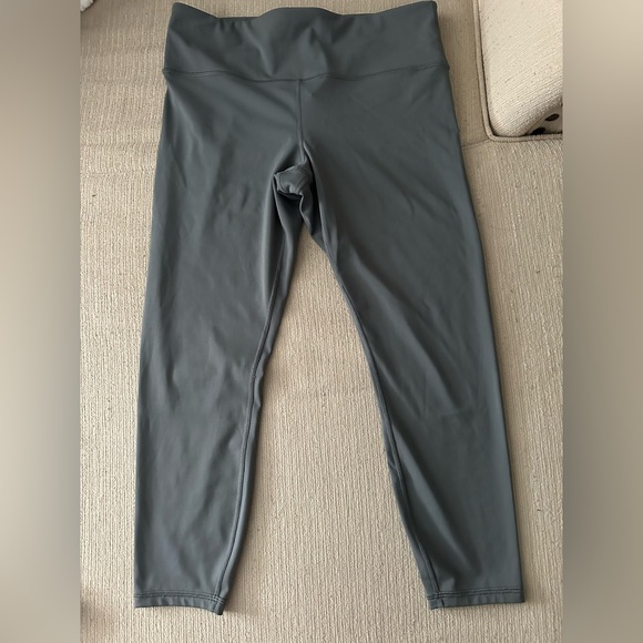 Athleta Pants - Athleta Elation Train 7/8 Tight Size Large